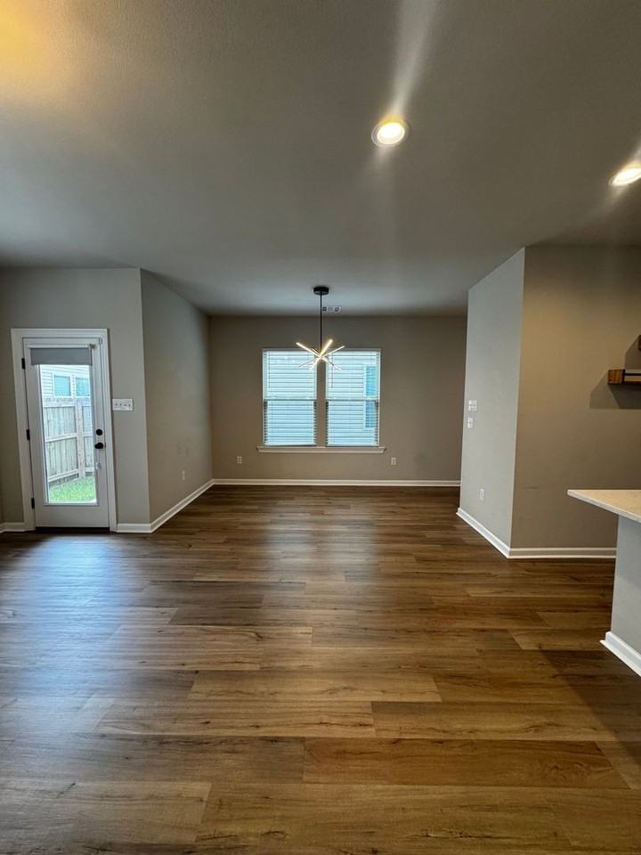 1003 Bengal Crossing Ave - Photo 7 of 32