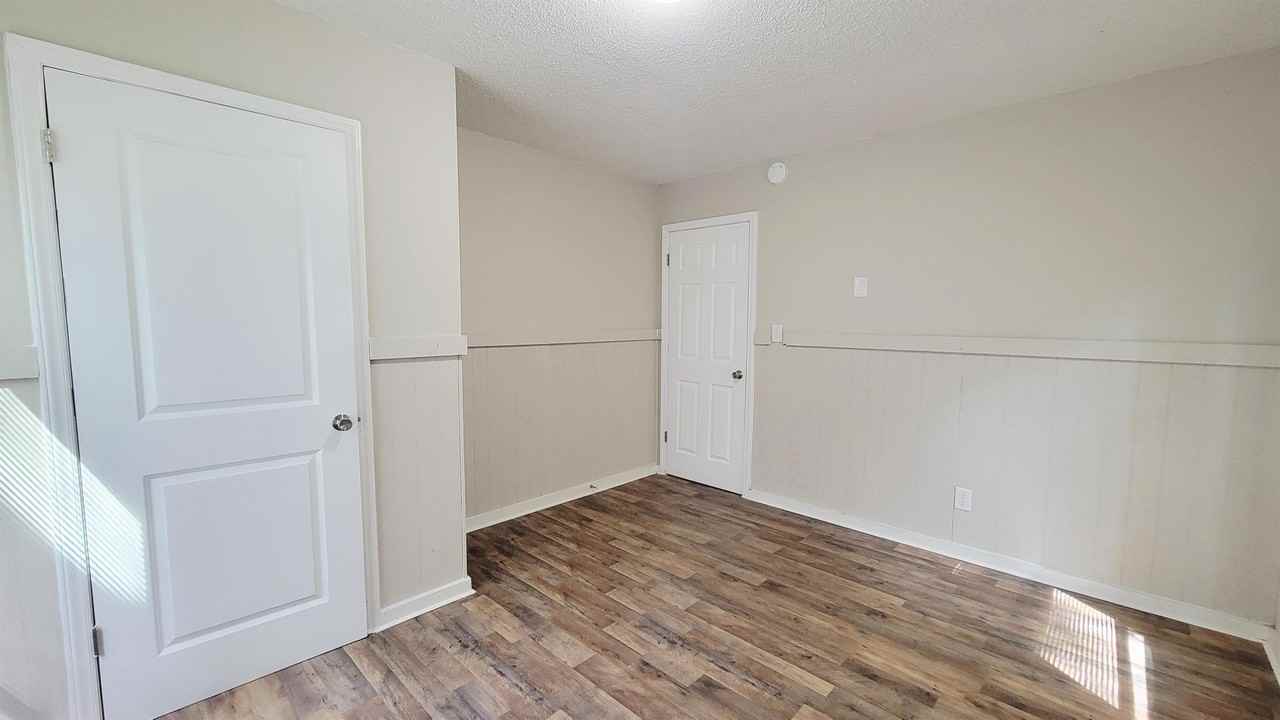 1306 Ragan Ave - Photo 3 of 12