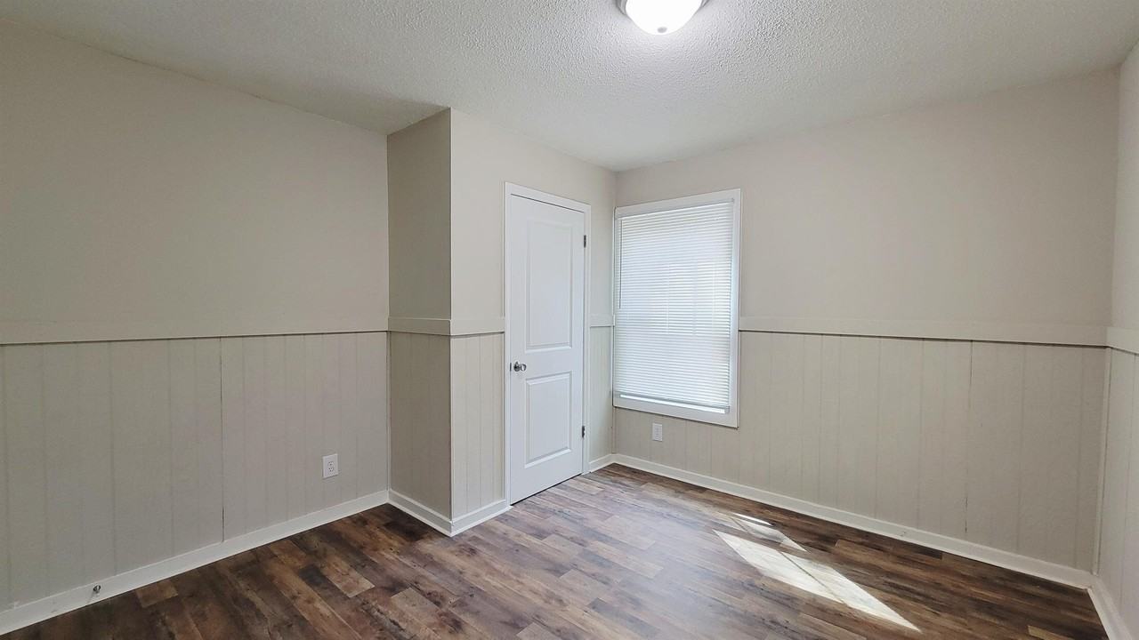 1306 Ragan Ave - Photo 6 of 12