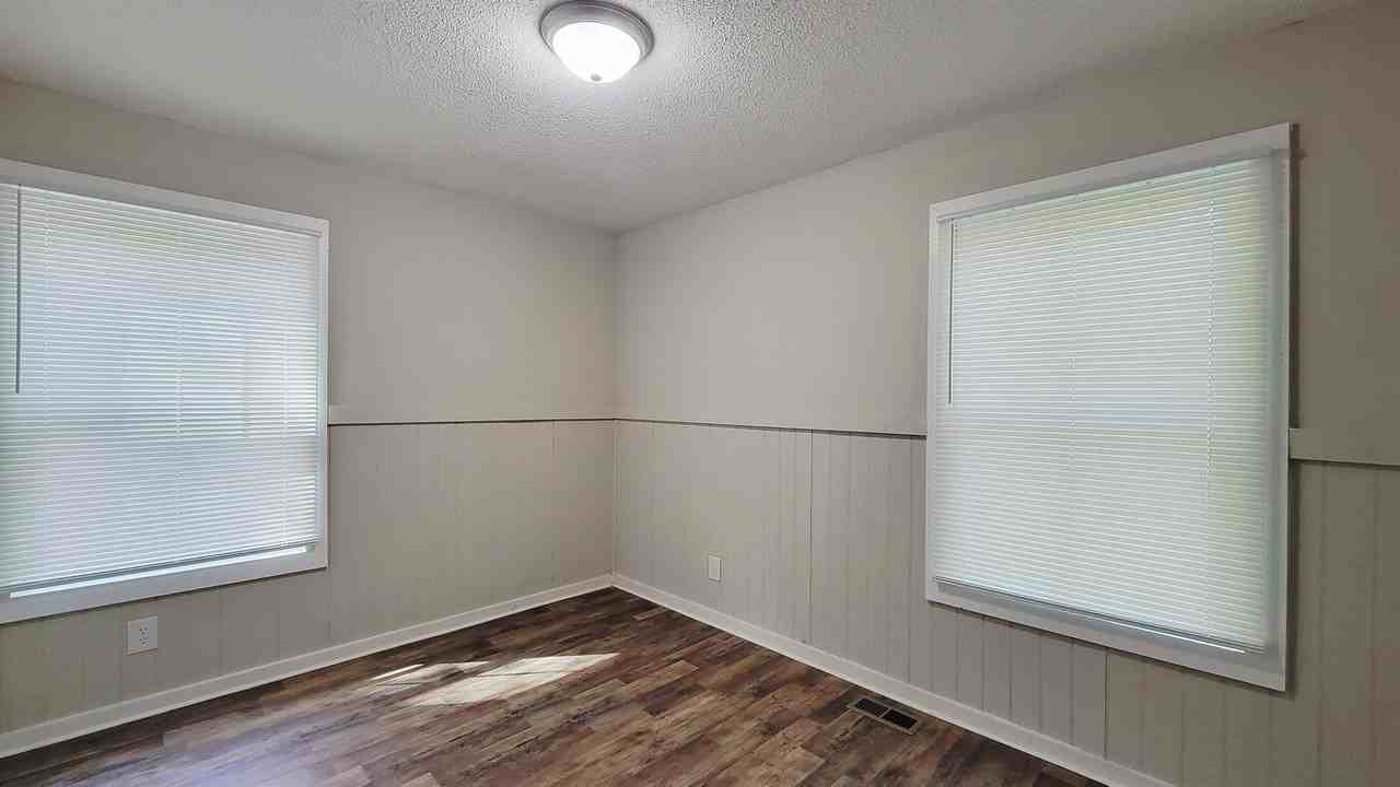 1306 Ragan Ave - Photo 7 of 12