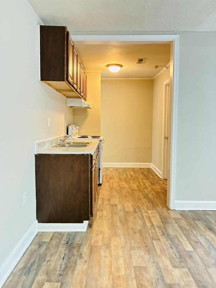 602 Park Ave - Photo 3 of 21