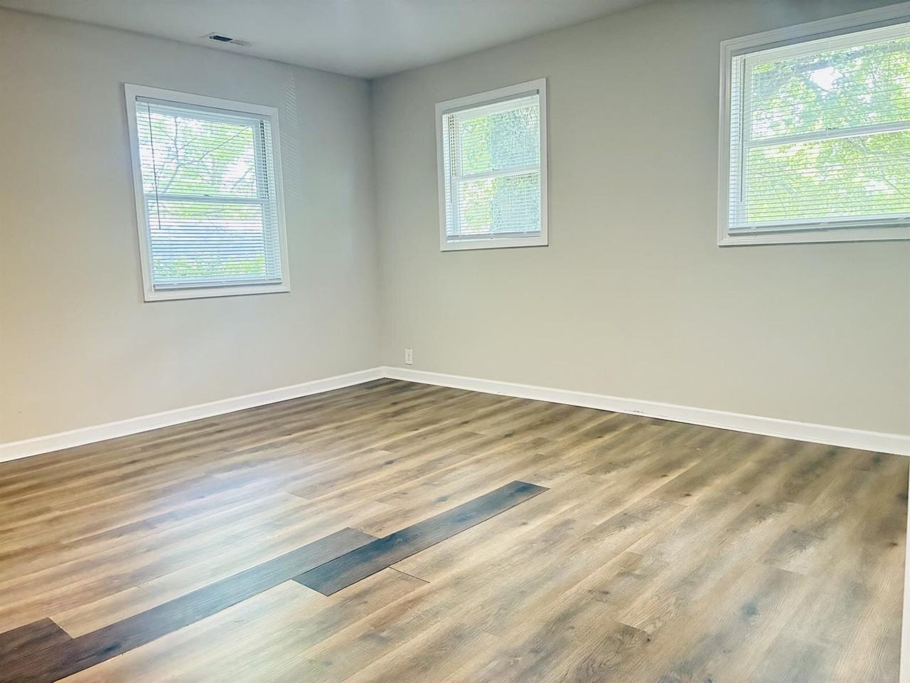 512 Wardell St - Photo 5 of 18
