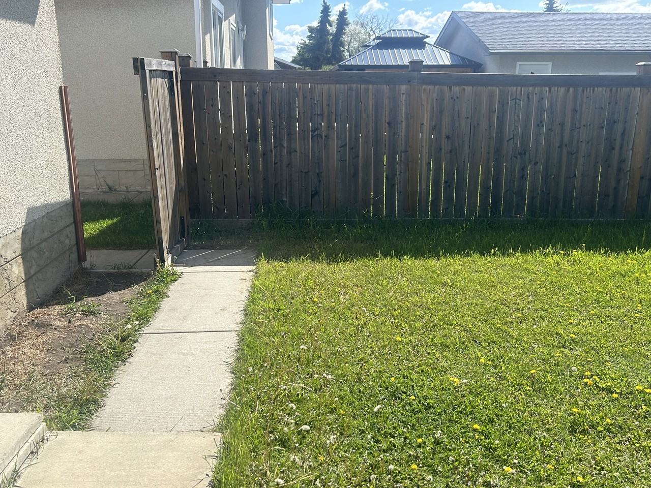 8507 138 Ave Nw - Photo 3 of 42