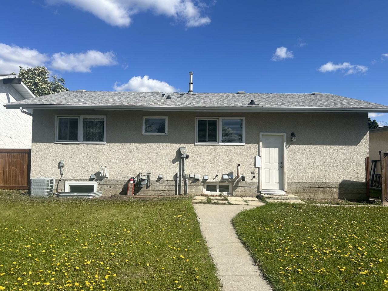 8507 138 Ave Nw - Photo 5 of 42