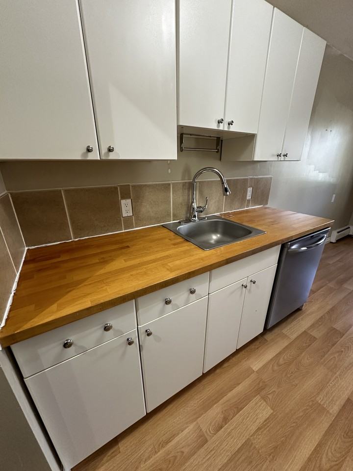 5730 Riverbend Manor - Photo 3 of 14