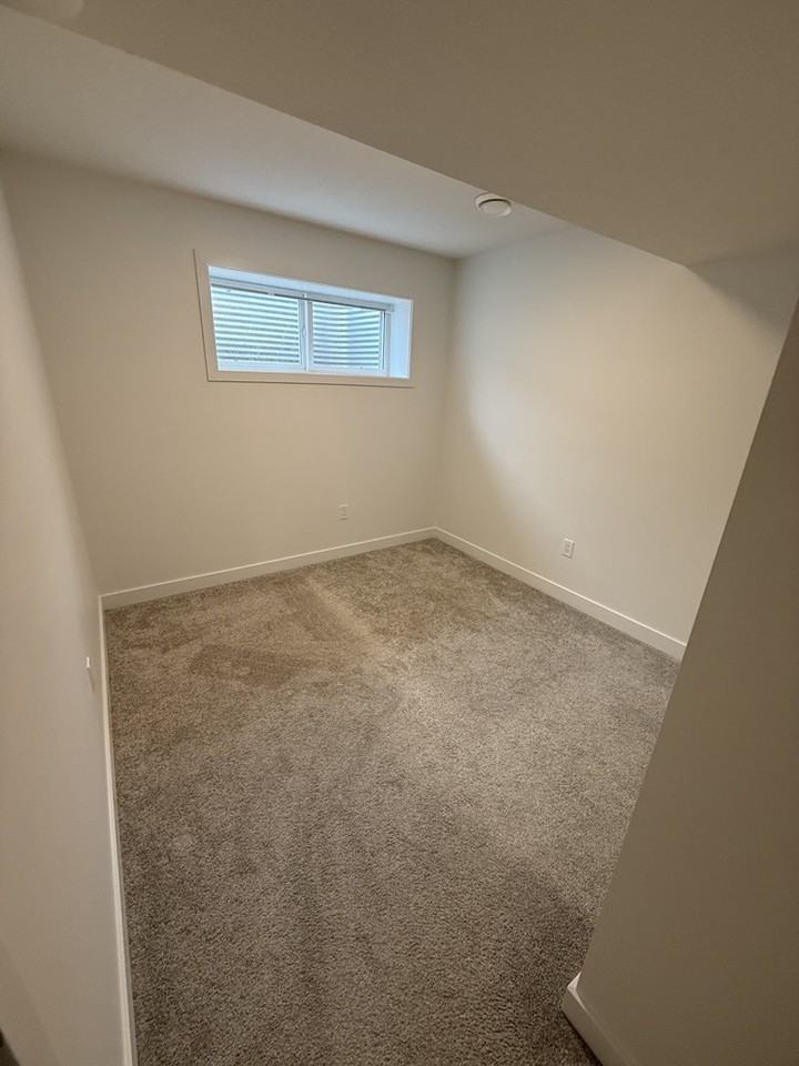 4631 177 Ave Nw - Photo 4 of 25