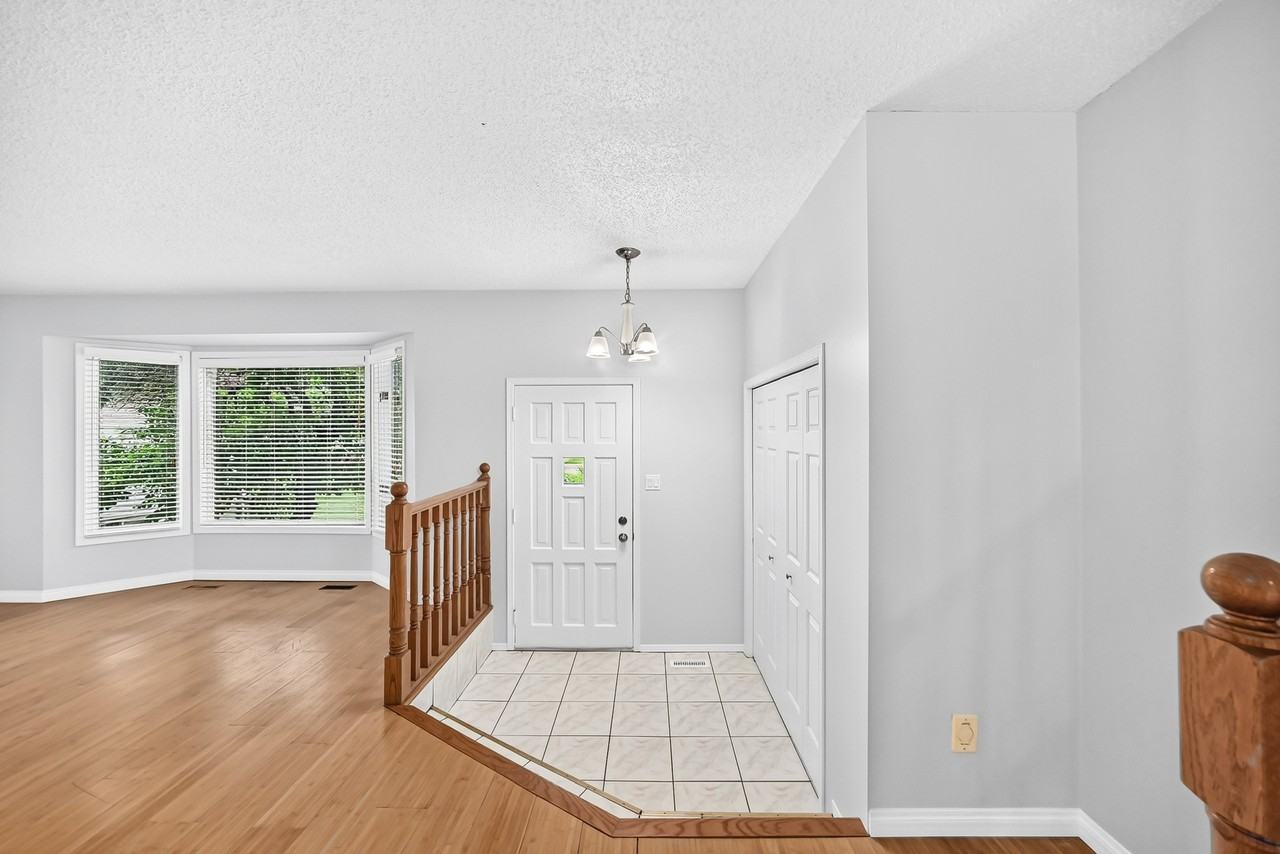 9843 188 St Nw - Photo 6 of 50