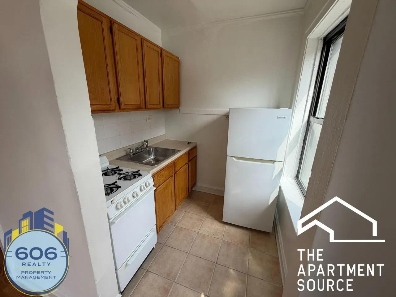 1135 W Lunt Ave #101 - Photo 2 of 14
