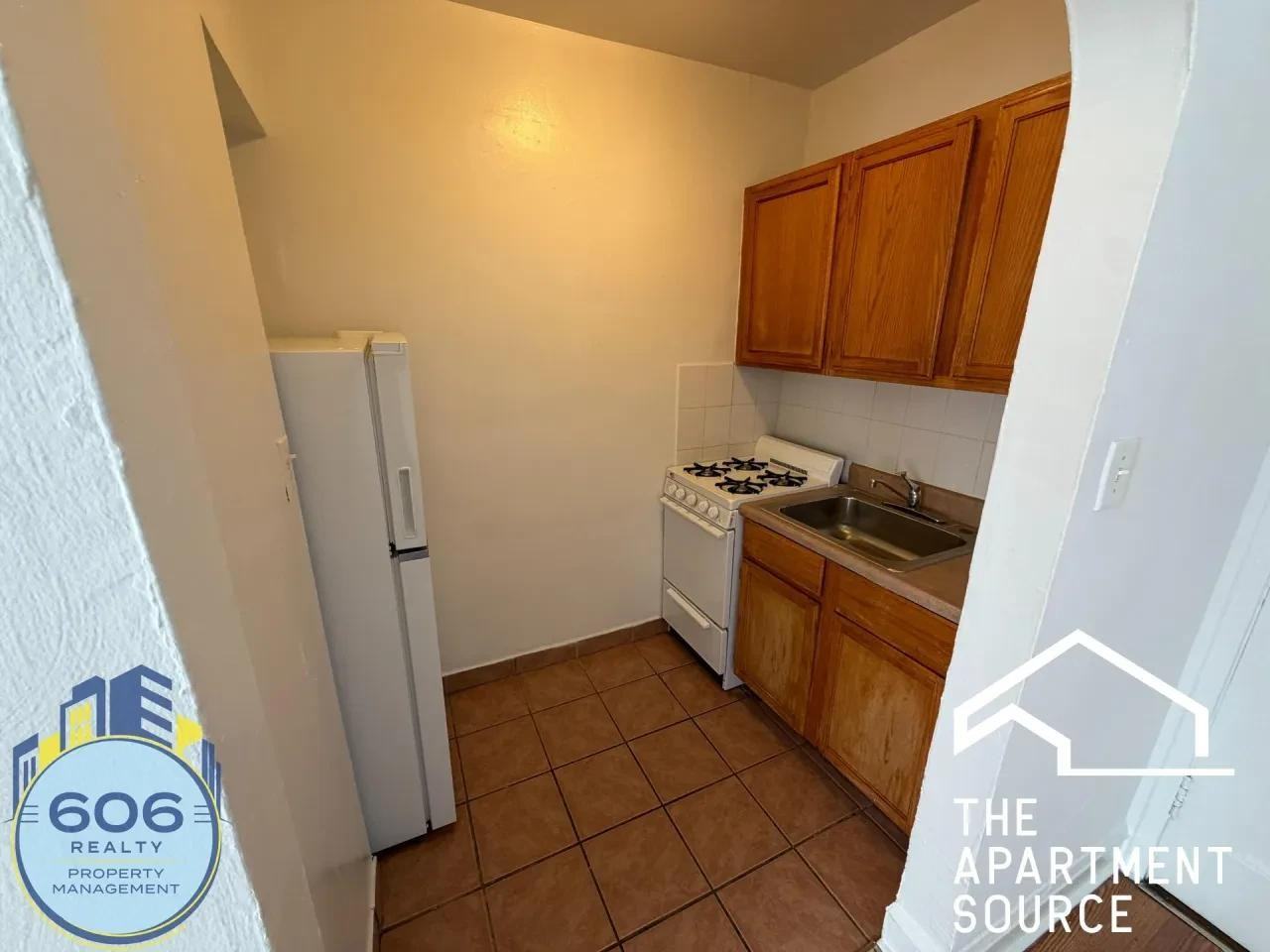 1135 W Lunt Ave #101 - Photo 3 of 14