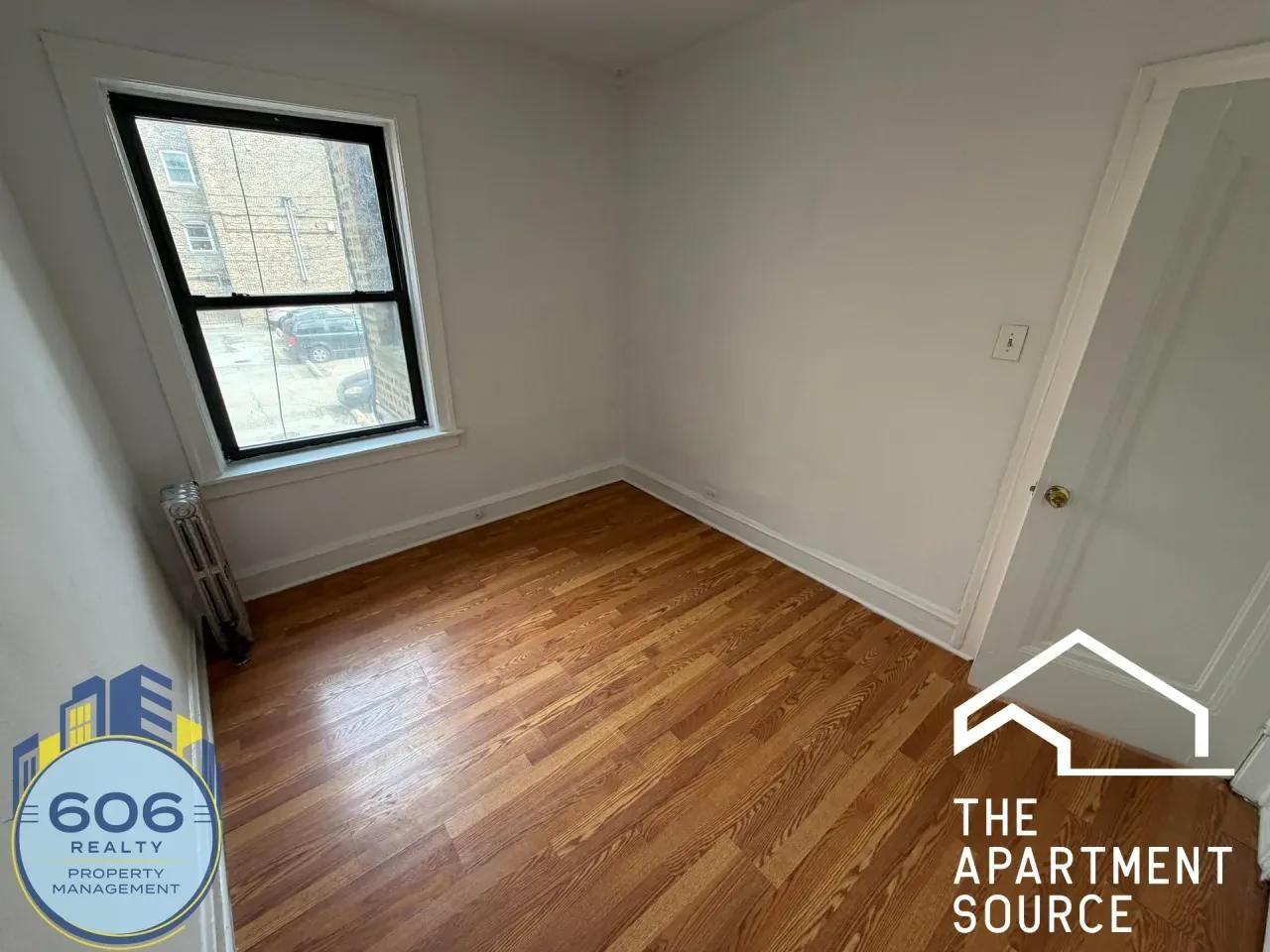 1135 W Lunt Ave #101 - Photo 5 of 14