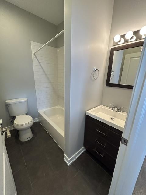 3210 S May St #2F - Photo 4 of 16