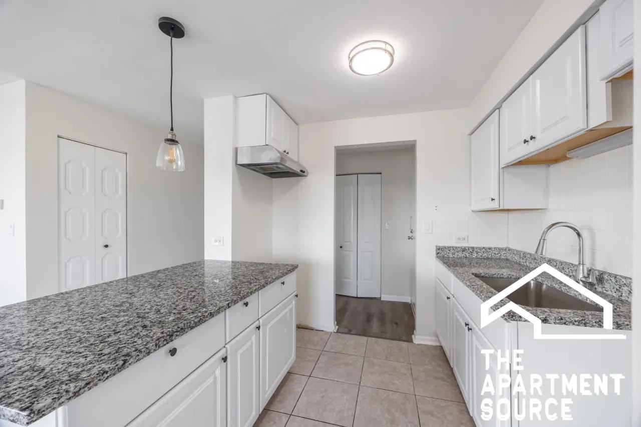2310 N Harlem Ave #202