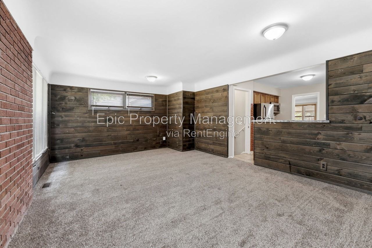 812 Riverbank St - Photo 7 of 14