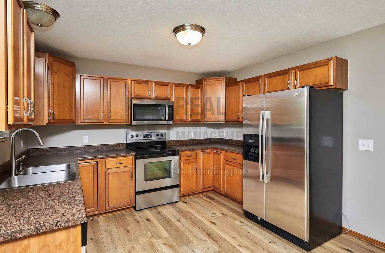 3504 163rd St - Photo 7 of 31