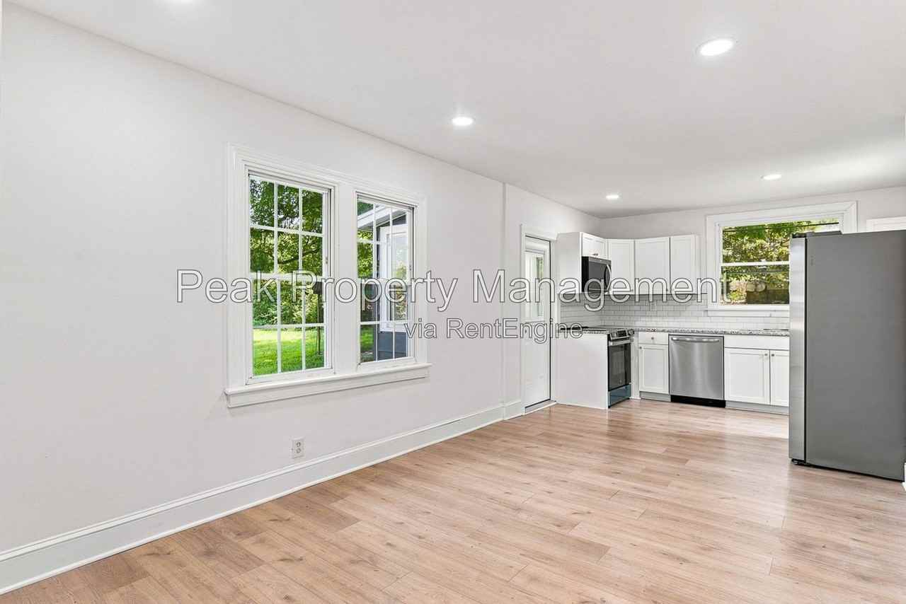 2958 Winston Churchill Dr - Photo 7 of 22