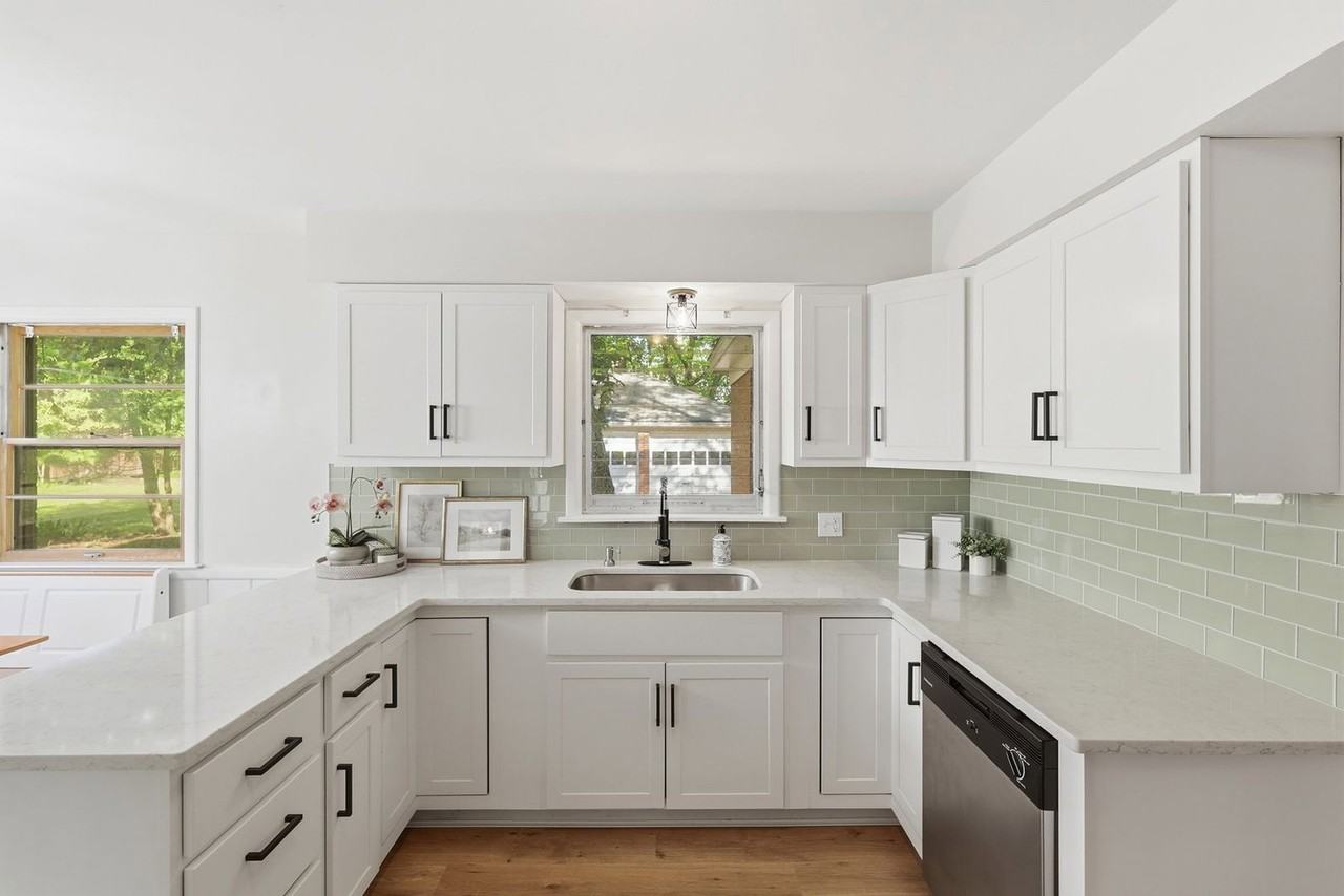 1905 Millbank St Se - Photo 4 of 25