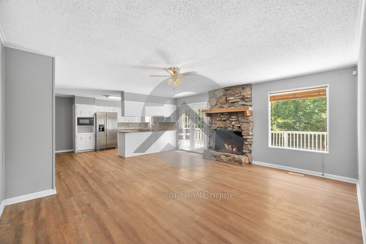 108 Robin Ln - Photo 6 of 18