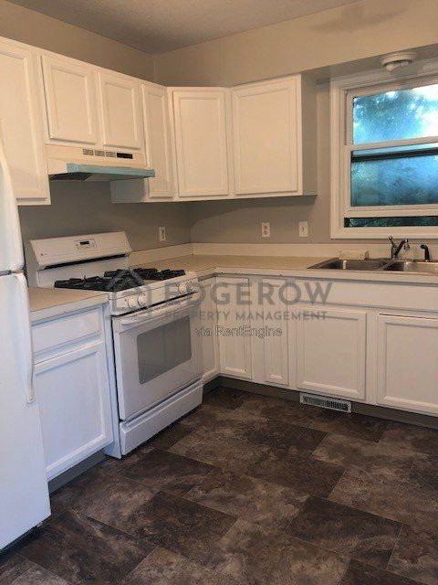 3700 Kalamazoo Ave Se - Photo 7 of 50