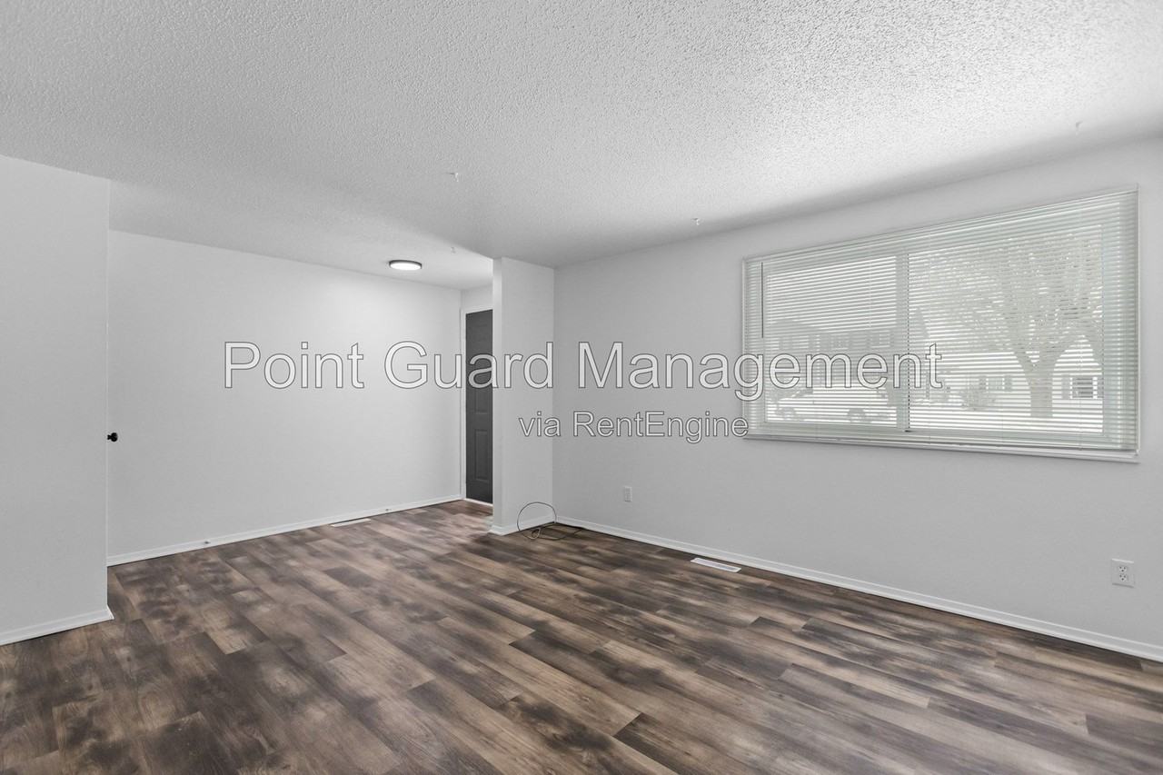 2036 S Cleveland Ave - Photo 3 of 33