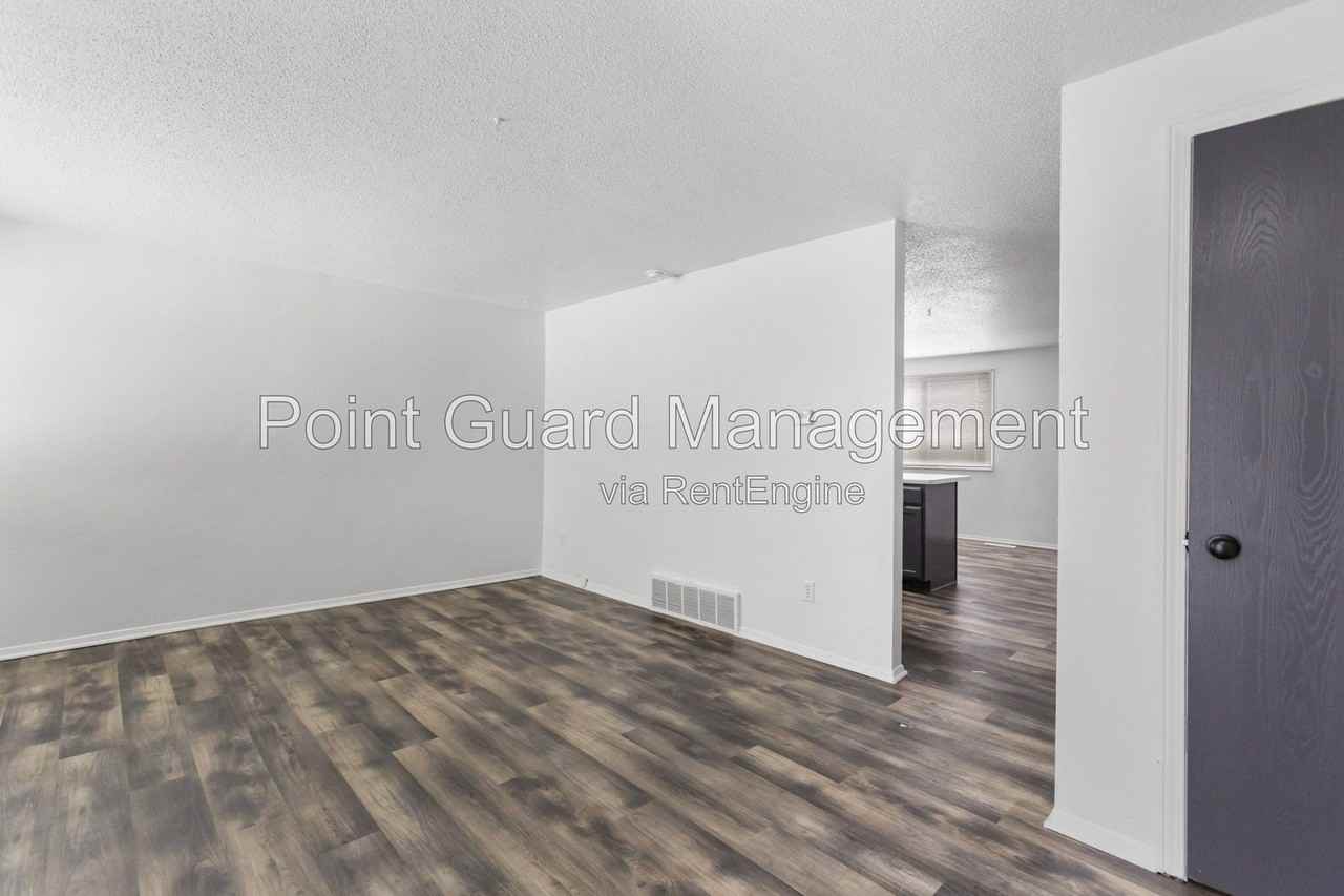2036 S Cleveland Ave - Photo 6 of 33