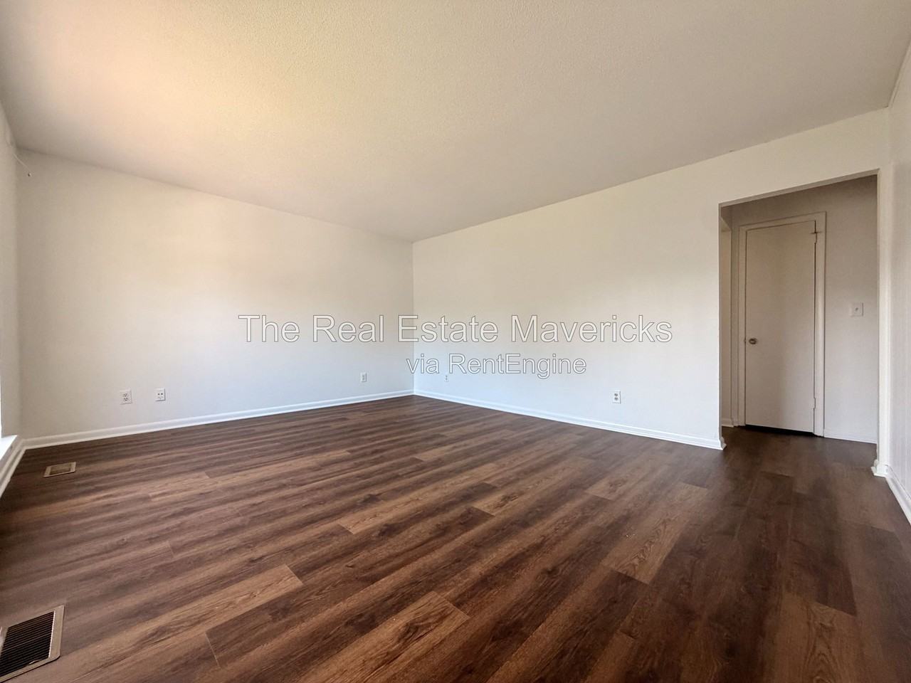 3638 Missionaire Ave - Photo 3 of 14