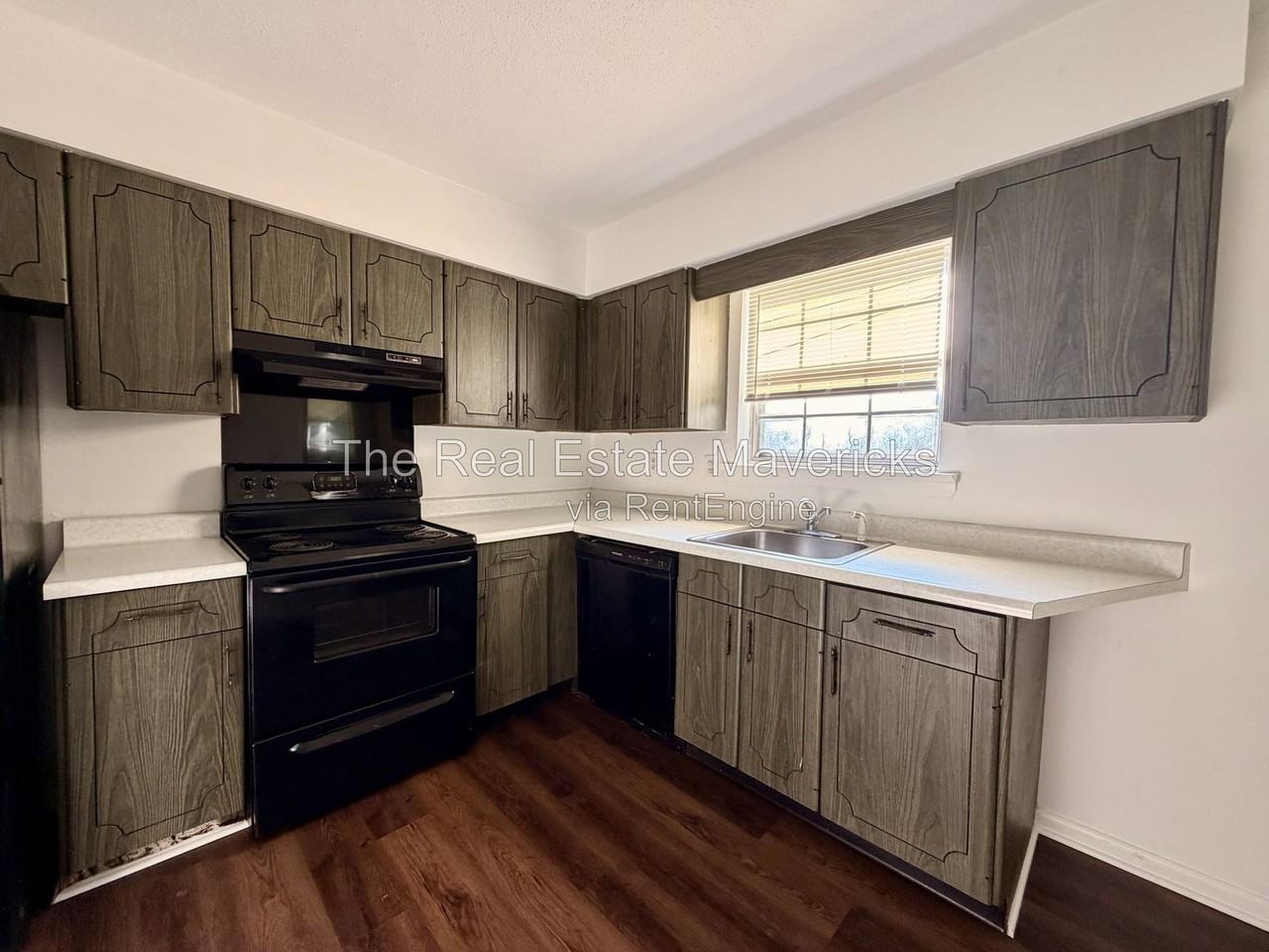 3638 Missionaire Ave - Photo 6 of 14