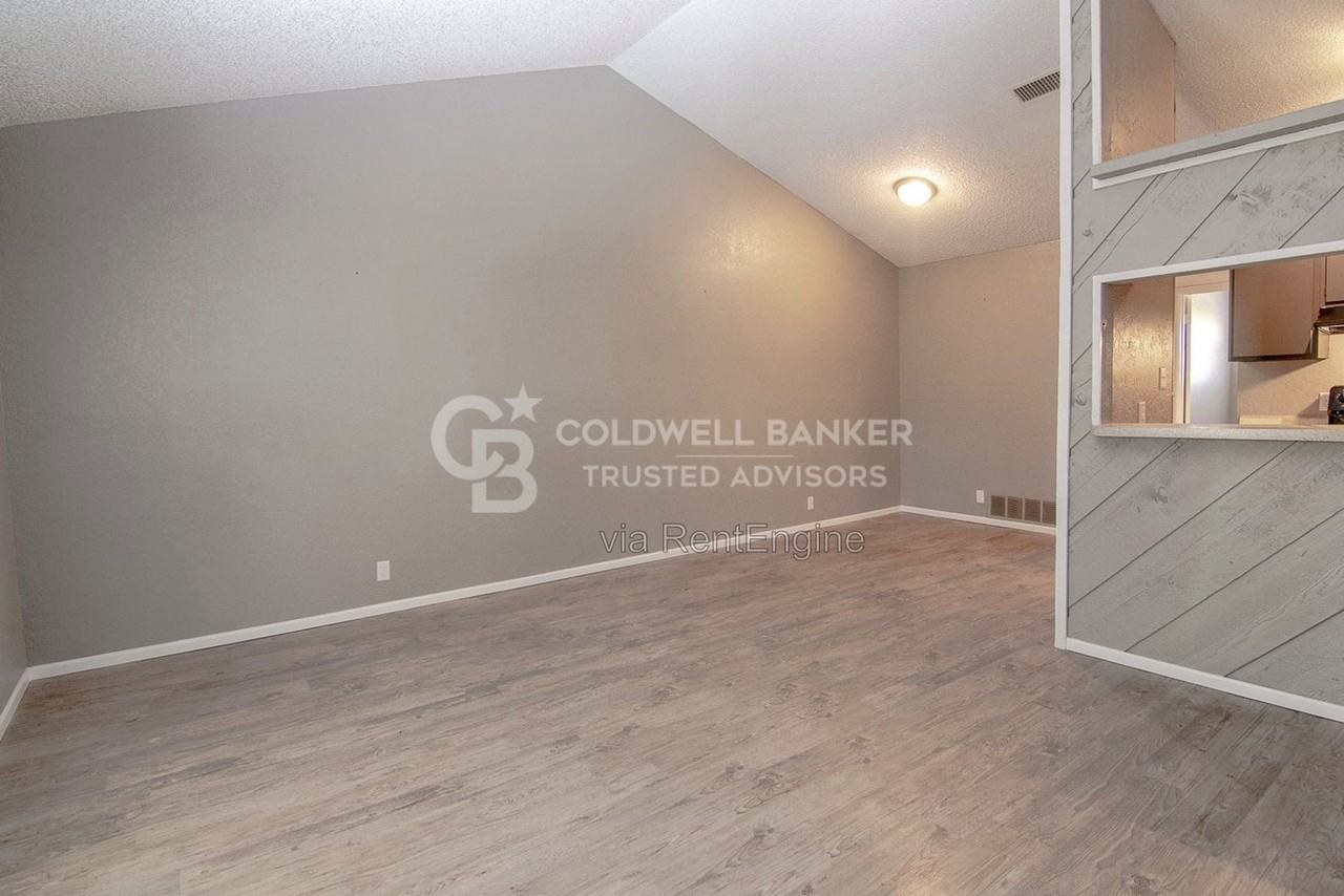 605 Nw 15th St #26 - Photo 3 of 11