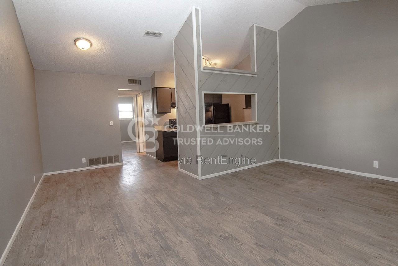 605 Nw 15th St #26 - Photo 4 of 11