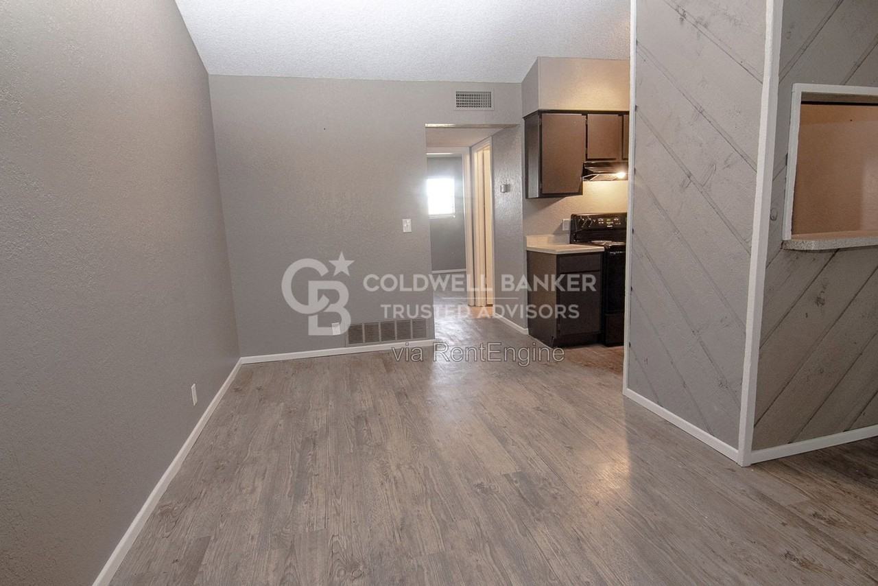 605 Nw 15th St #26 - Photo 5 of 11