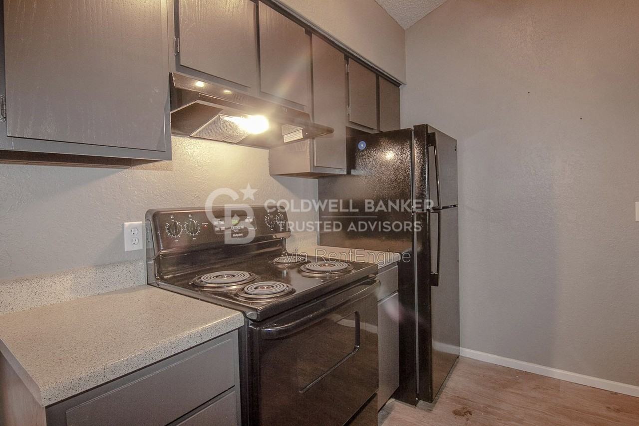 605 Nw 15th St #26 - Photo 6 of 11