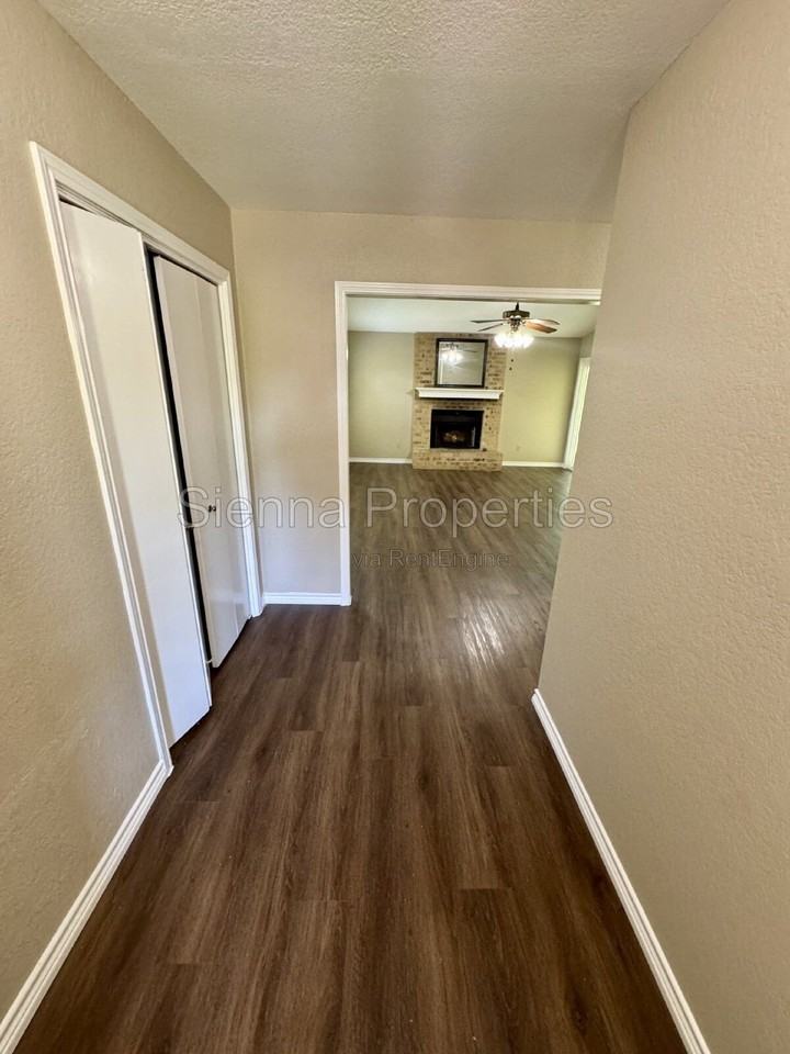 7206 Smokey Hill Rd - Photo 3 of 30