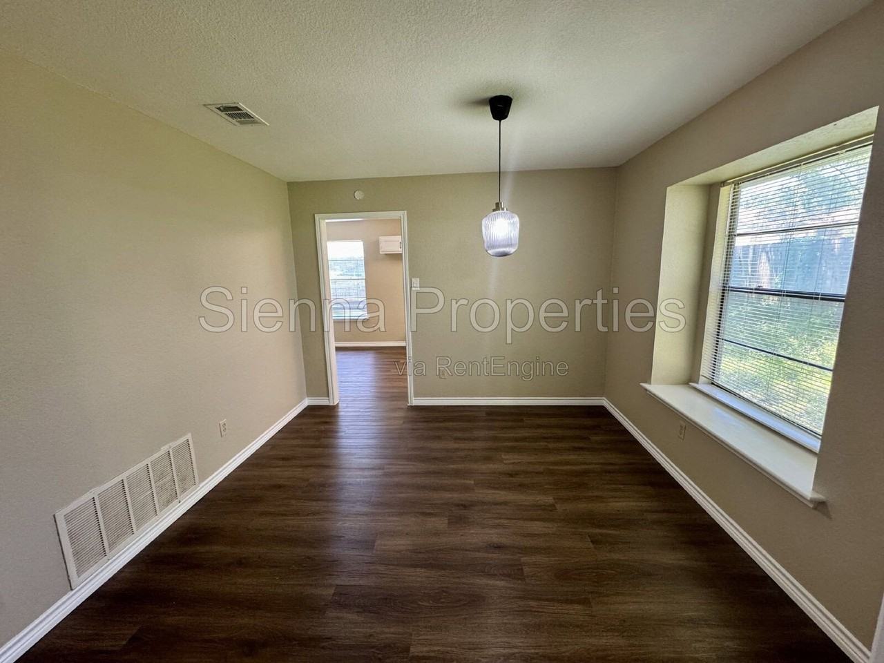 7206 Smokey Hill Rd - Photo 6 of 30