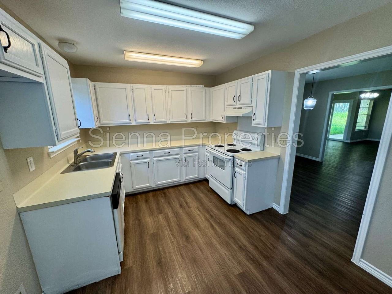 7206 Smokey Hill Rd - Photo 7 of 30