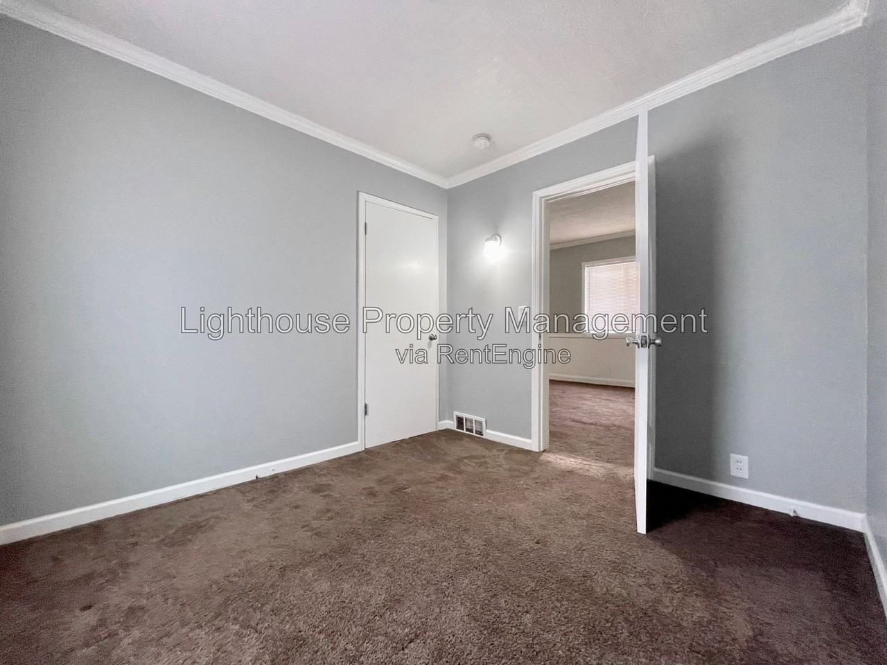1910 Franklin St - Photo 6 of 13