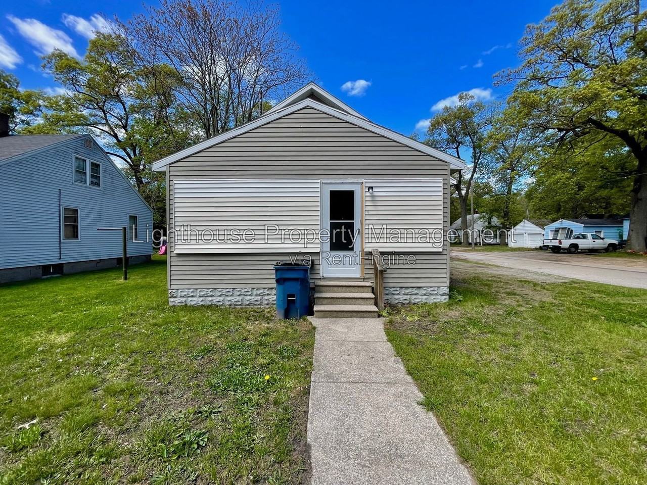 3201 5th St - Photo 2 of 19