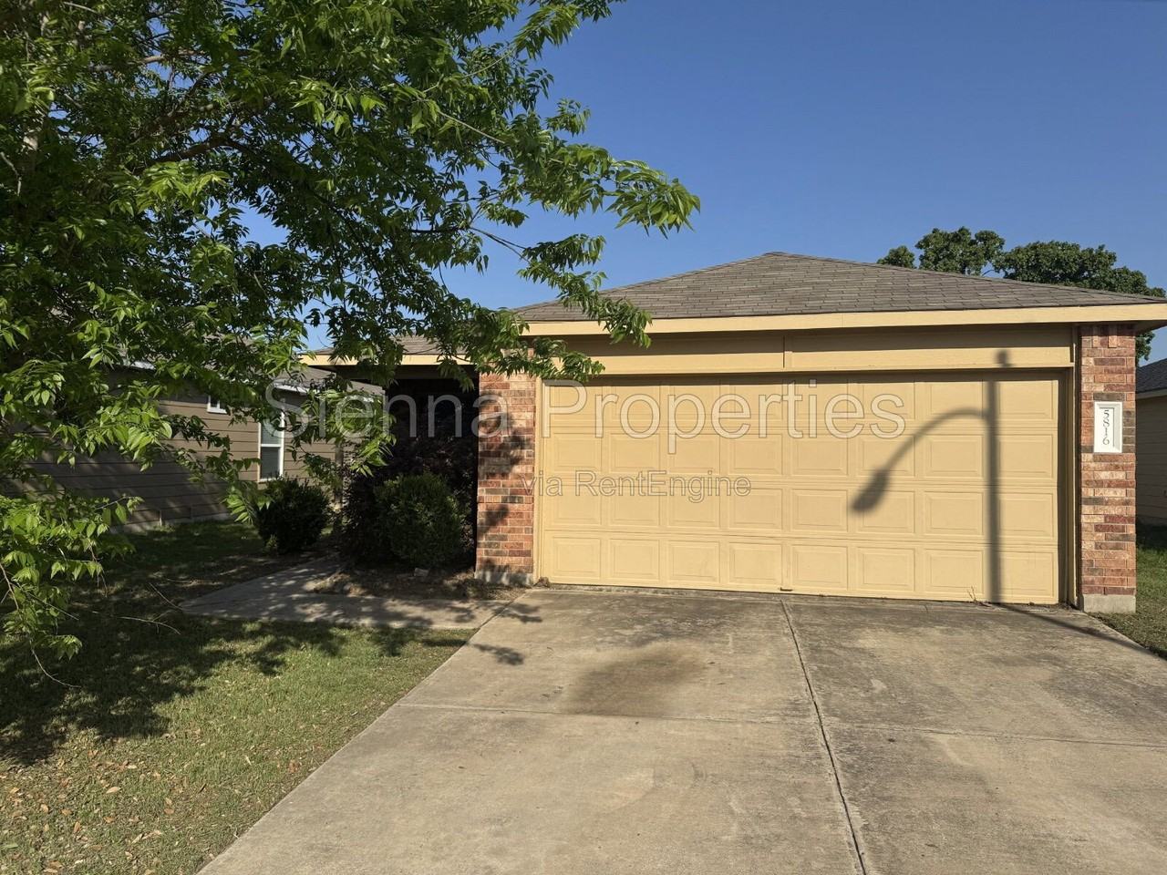 5816 Knoll Pines Pass - Photo 2 of 27
