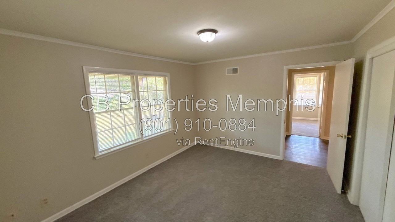 4027 Faronia Dr - Photo 5 of 13