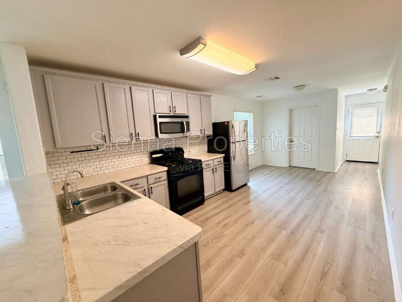 1148 Shadow Creek Blvd - Photo 4 of 21
