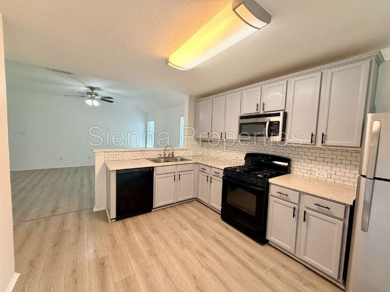 1148 Shadow Creek Blvd - Photo 5 of 21