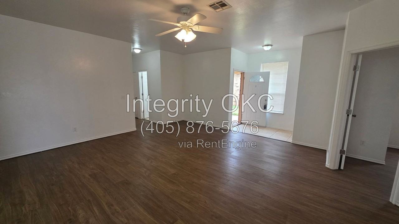 1503 Tahoe Ln - Photo 4 of 20