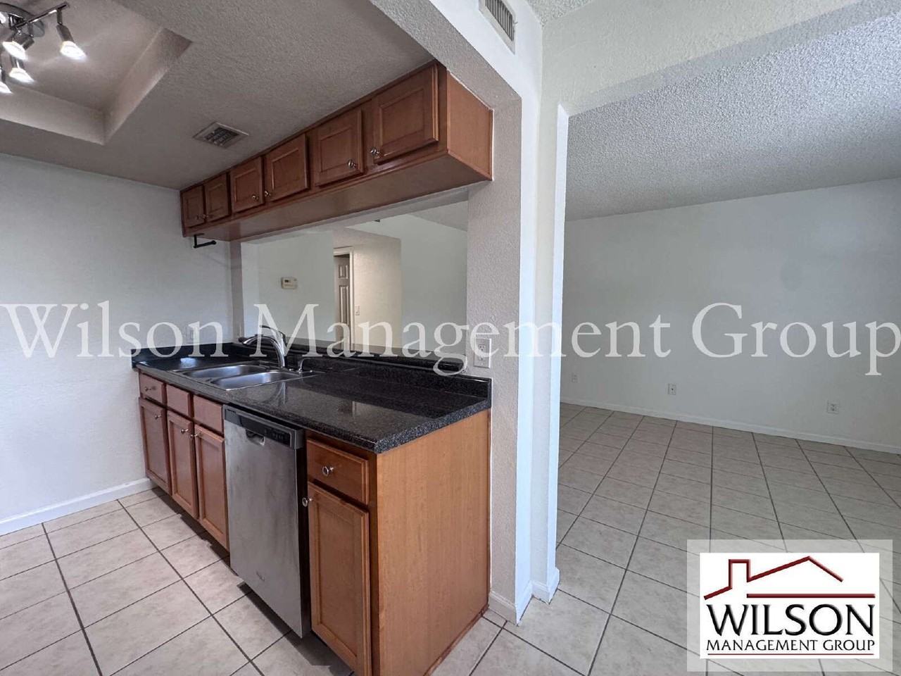 115 E Smith St #8 - Photo 6 of 30