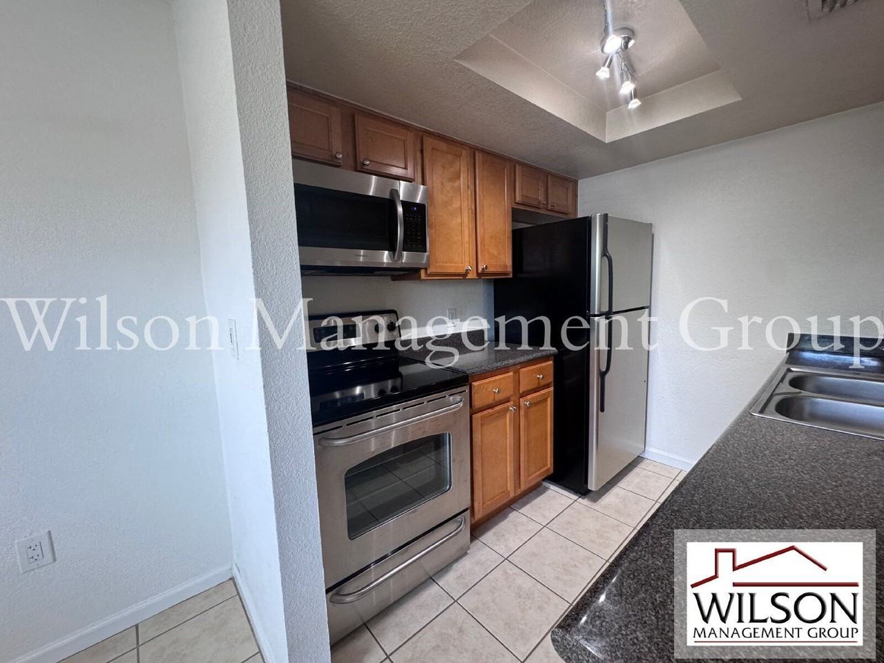 115 E Smith St #8 - Photo 7 of 30