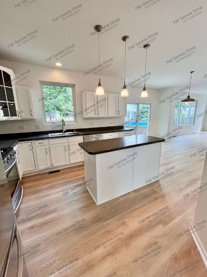 1523 Schumacher Dr - Photo 4 of 25