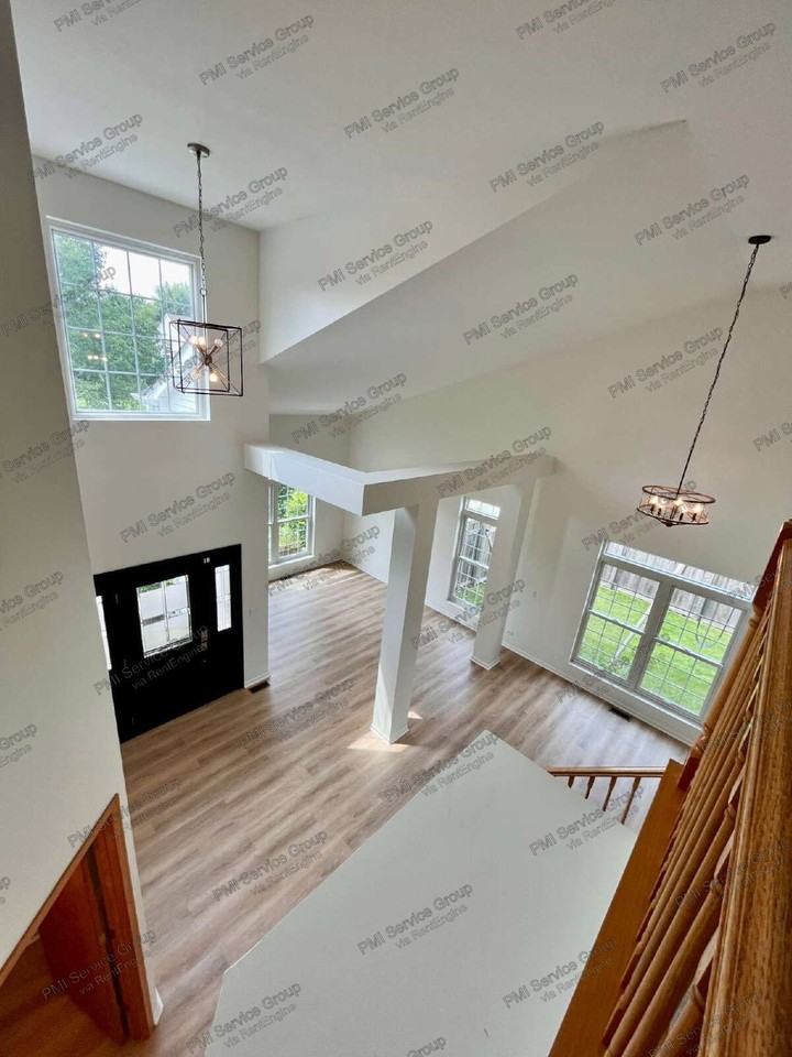 1523 Schumacher Dr - Photo 3 of 25