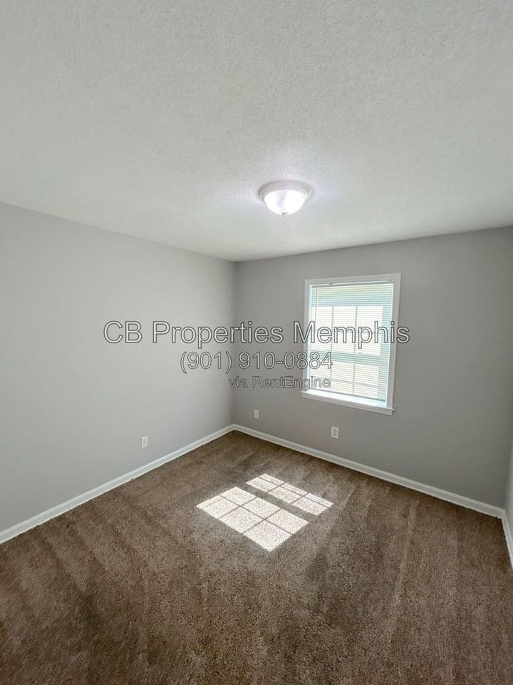 4811 Bradford Dr - Photo 4 of 13