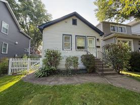 2415 Hastings Ave - Photo 1 of 1