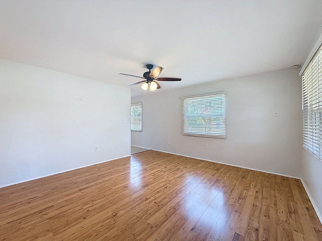 5326 18th Ave S - Photo 5 of 44