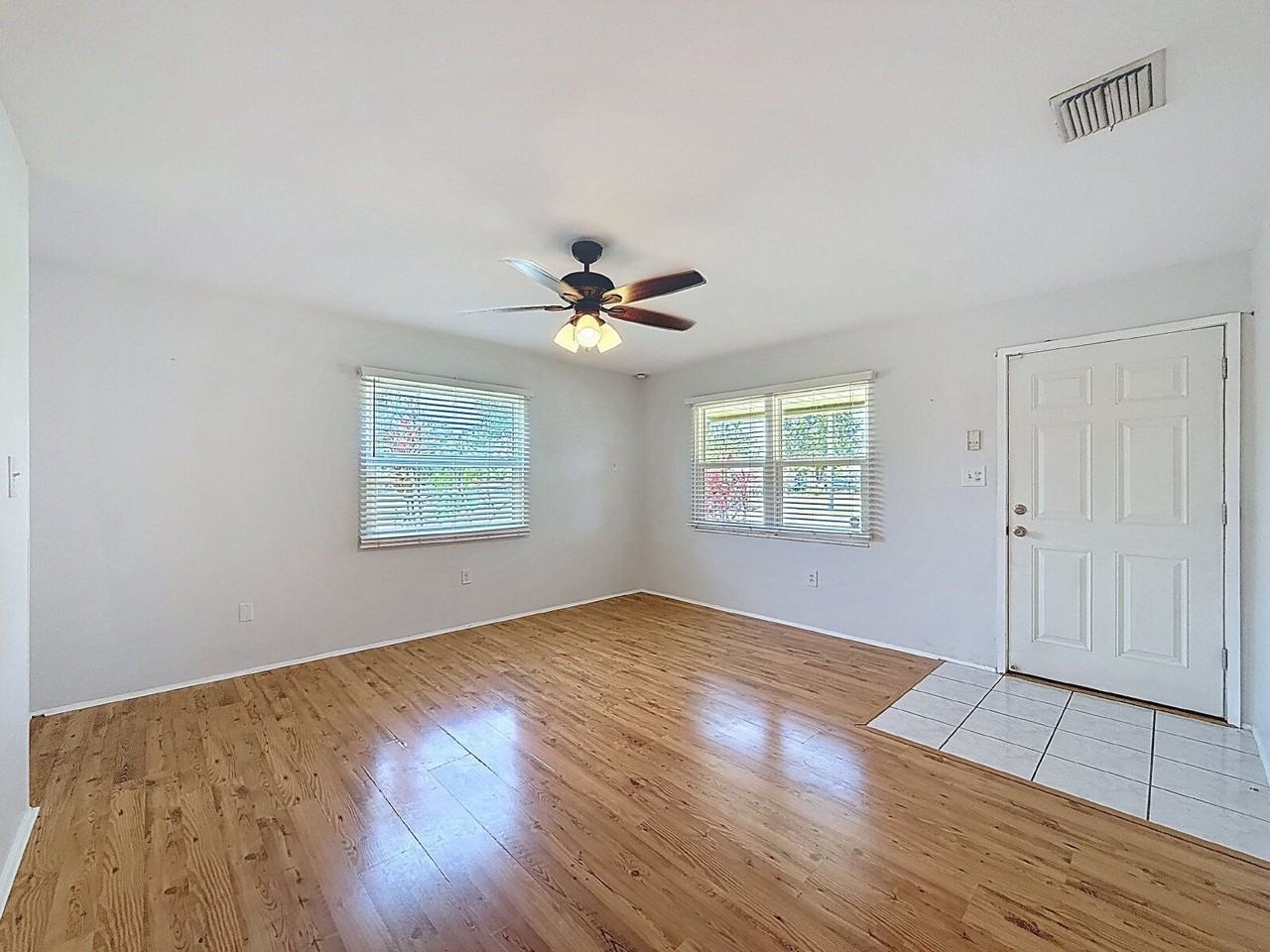 5326 18th Ave S - Photo 6 of 44
