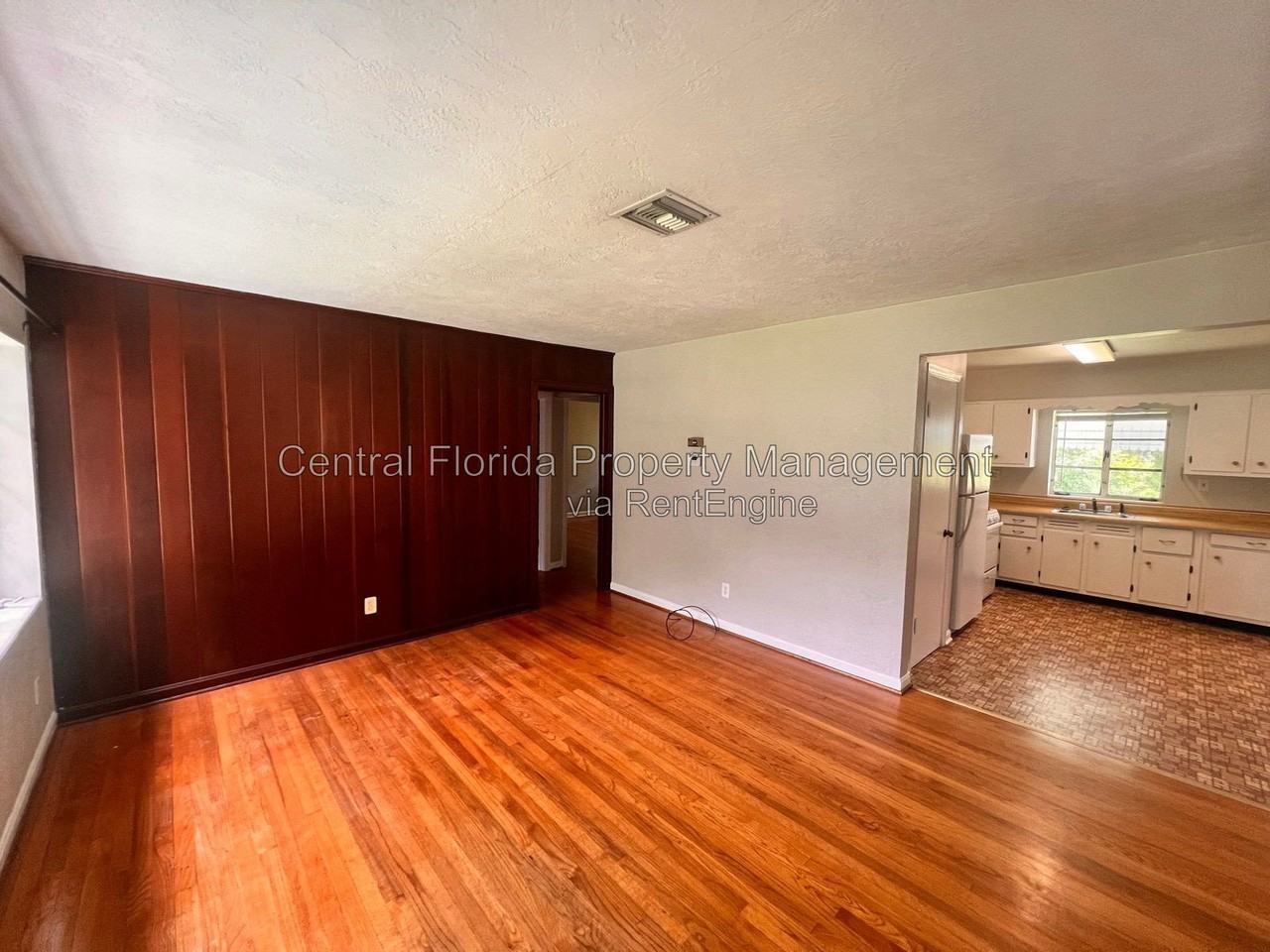1261 Richmond Rd - Photo 4 of 16