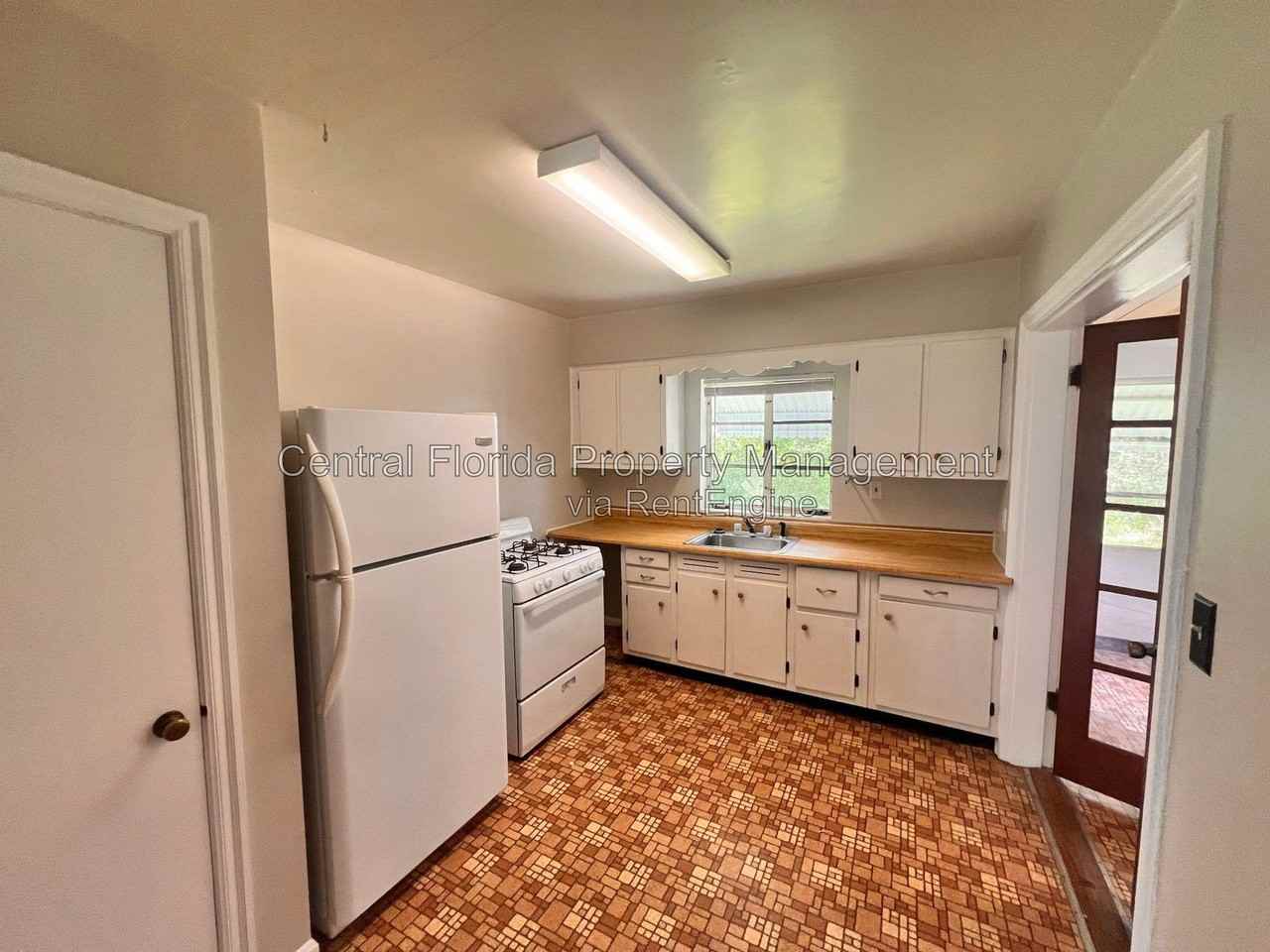 1261 Richmond Rd - Photo 5 of 16